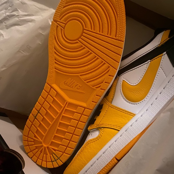 Air Jordan 1 Low FlyEase BNIB never worn! - Picture 6 of 8